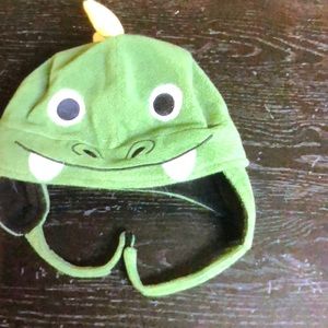 MOVING SALE❤️ NO HAGGLING LITTLE BOY GREEN/YELLOW DINOSAUR TIE NECK HAT.